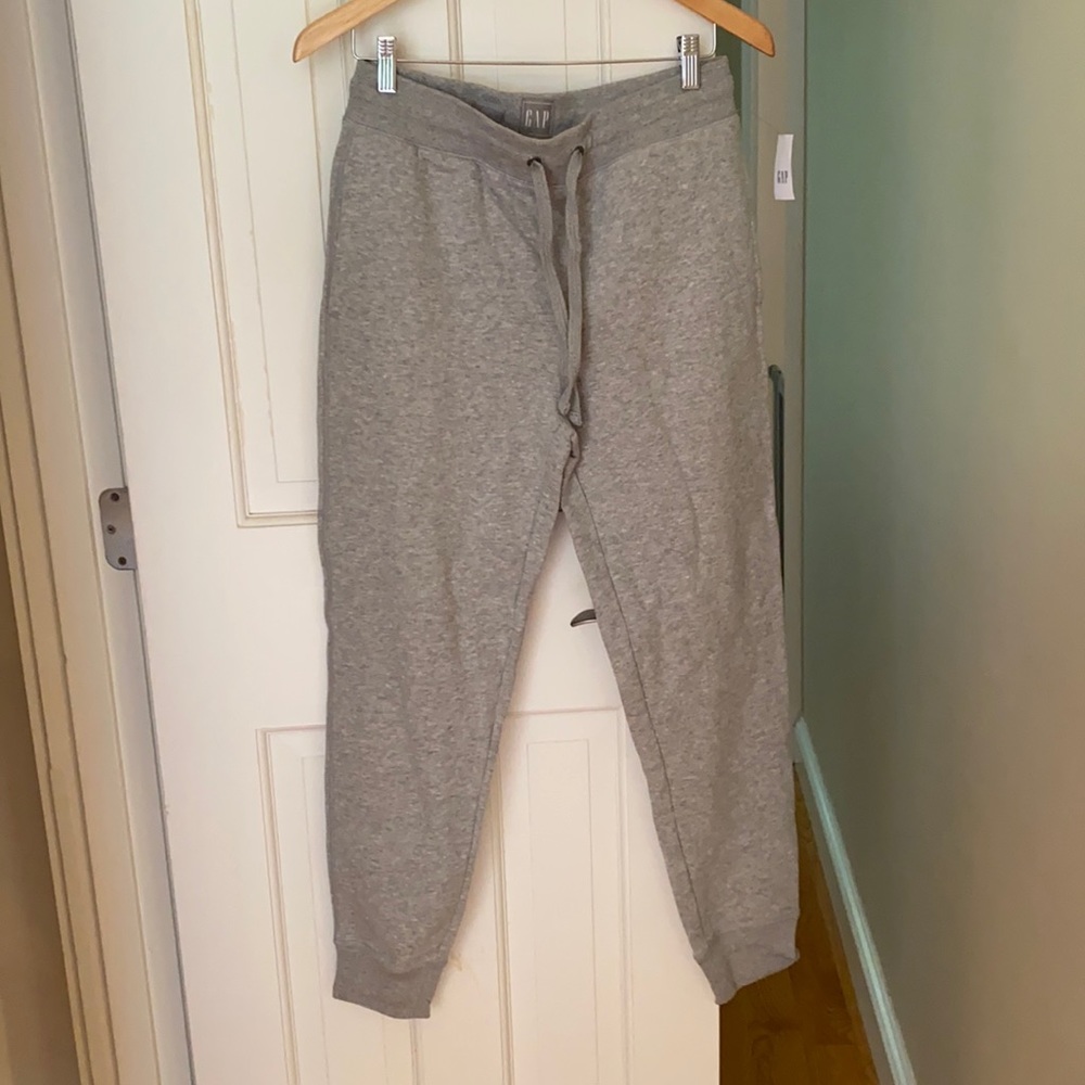 NWT Men’s Gap small grey jogger sweats